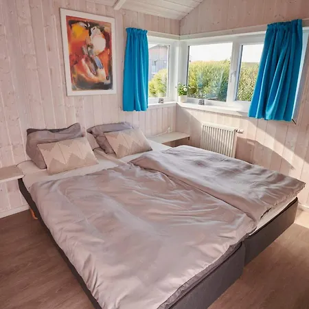 4 Star In Friedrichkoog * Friedrichskoog-Spitze