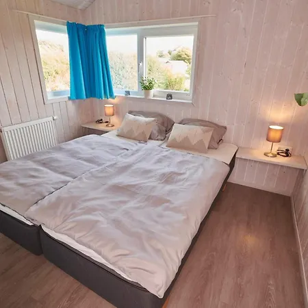 4 Star In Friedrichkoog Friedrichskoog-Spitze